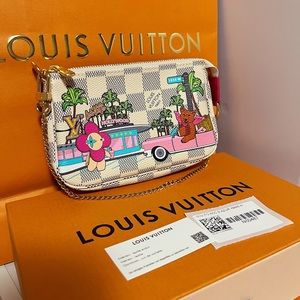 ‼️S O L D‼️Louis Vuitton Limited Edition Christmas 2021 Damier Azur Pochette